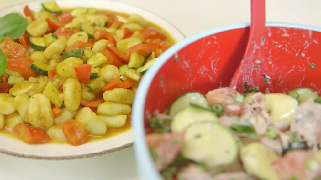 Итальянские салаты с макаронами: ньокки