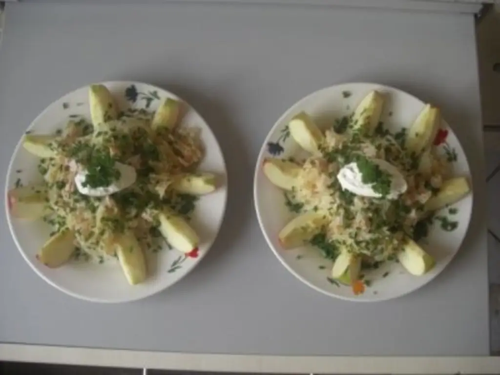 Салат из квашеной капусты