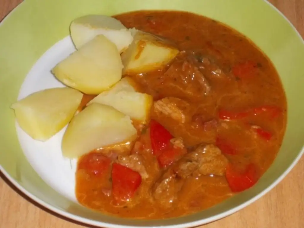 Boto's Pörkölt со свининой