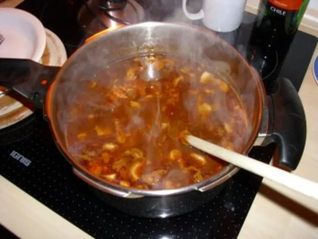 Гуляш из оленины с гуляшом из оленины и грибами