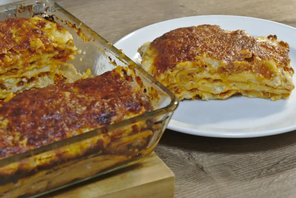 Лазанья с чечевицей и спец