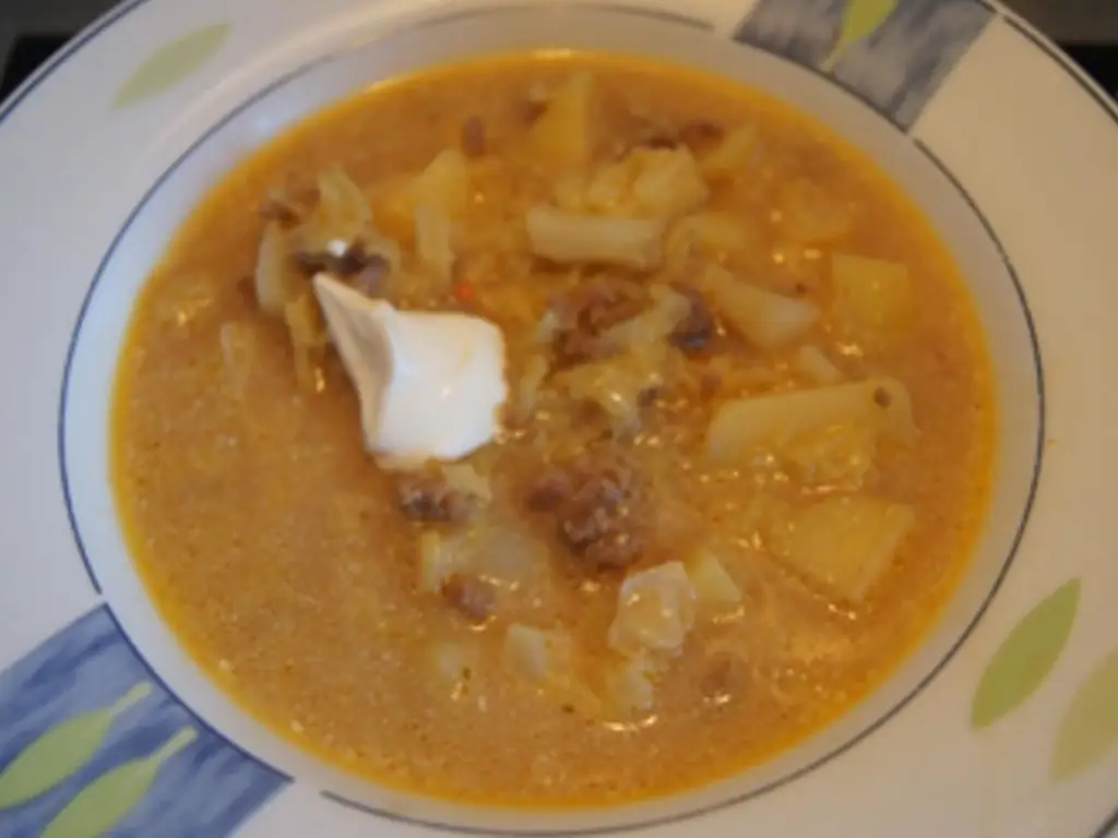Рагу с фаршем, савойской капустой и тройняшками