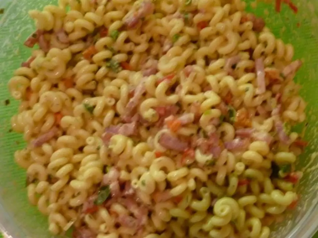 Острый салат с макаронами от Хайнци
