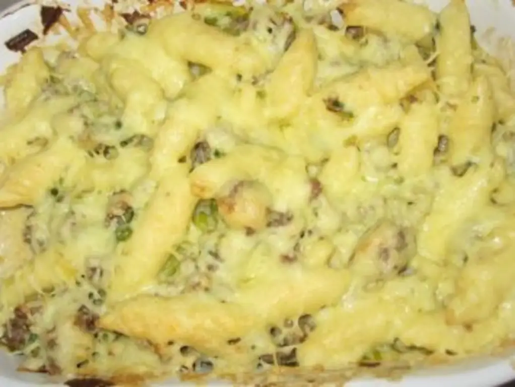 Шупфнудель запеканка с фаршем и луком порей