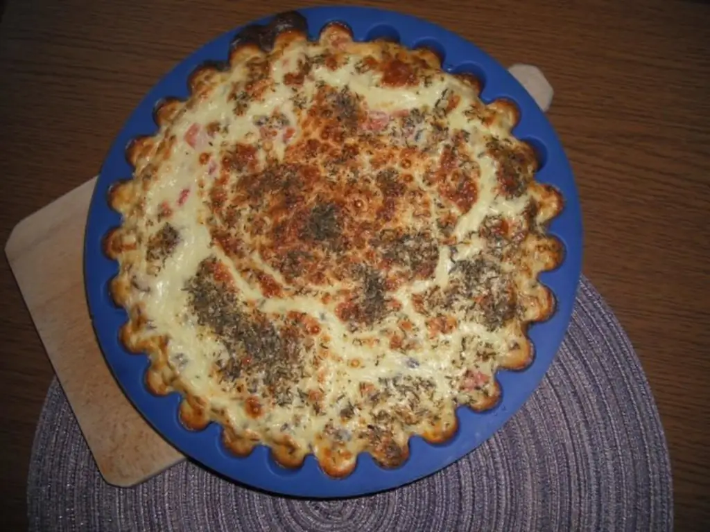 Тарт с помидорами и козьим сыром