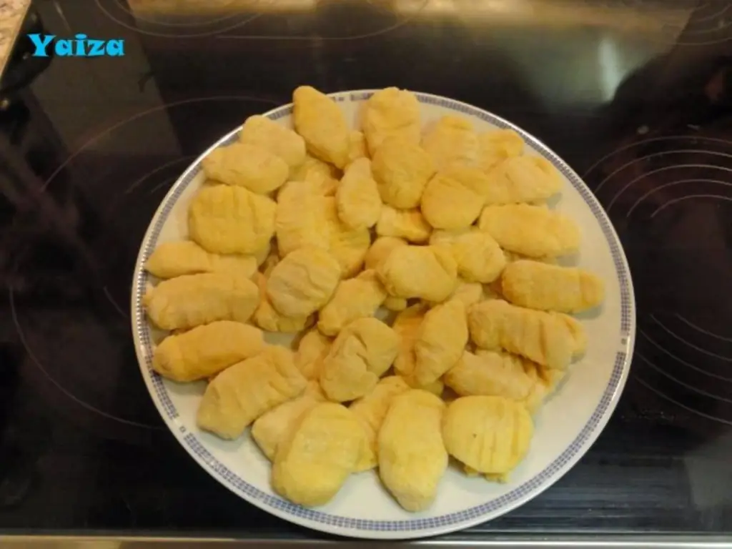 Ньокки с рассыпчатым картофелем и яичным желтком