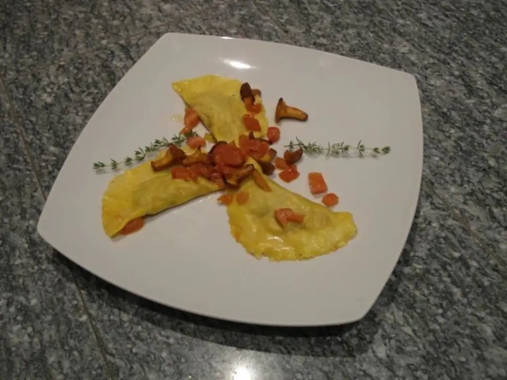 Пельмени с лисичками