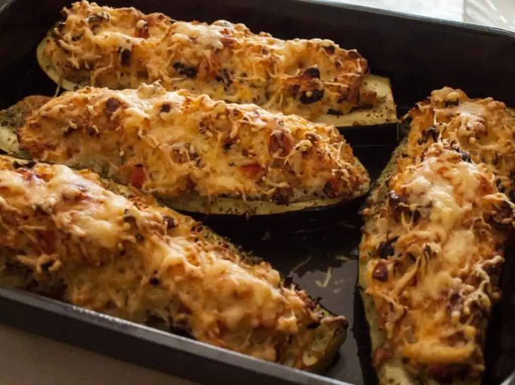 Фаршированные кабачки с сыром фета