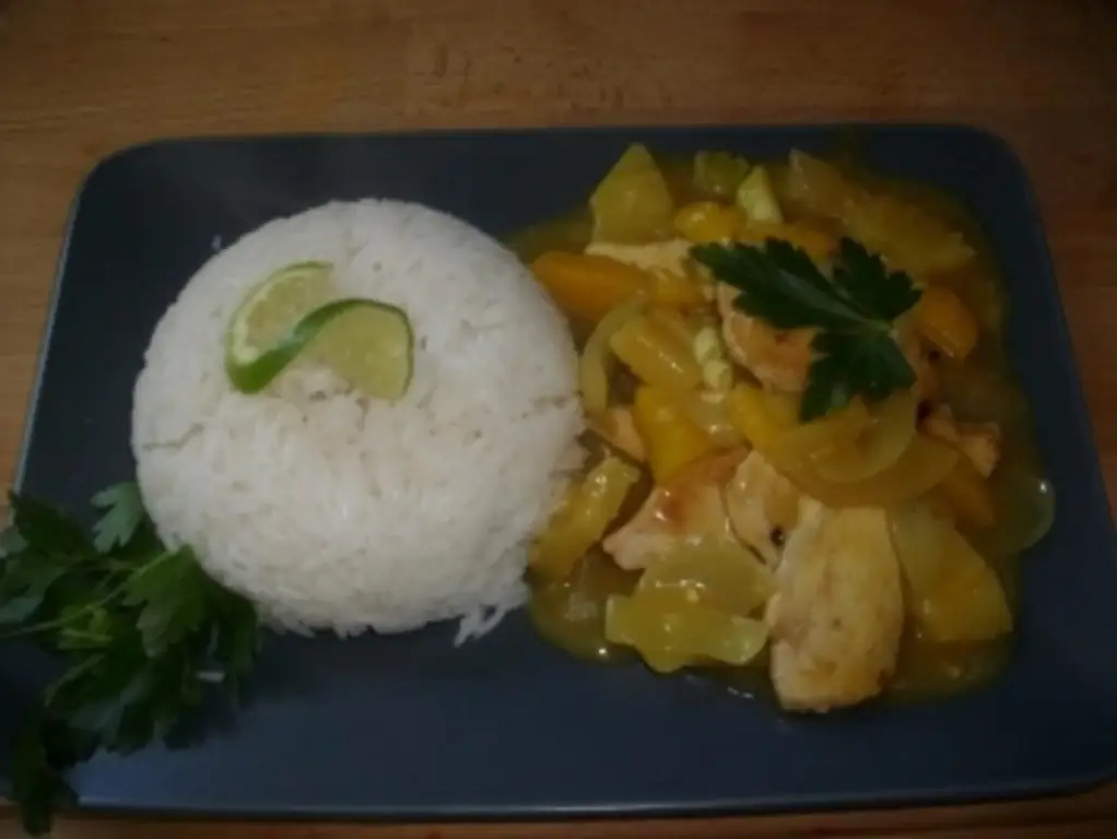 Курица карри с ананасом