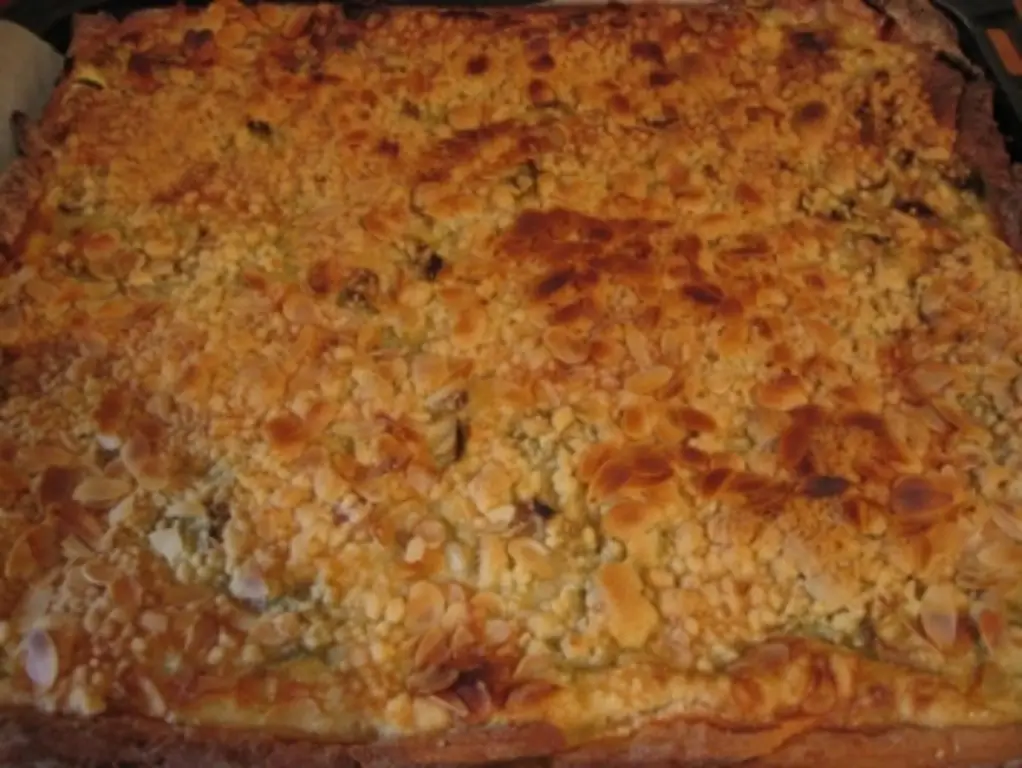 Торт из ревеня с масляной крошкой