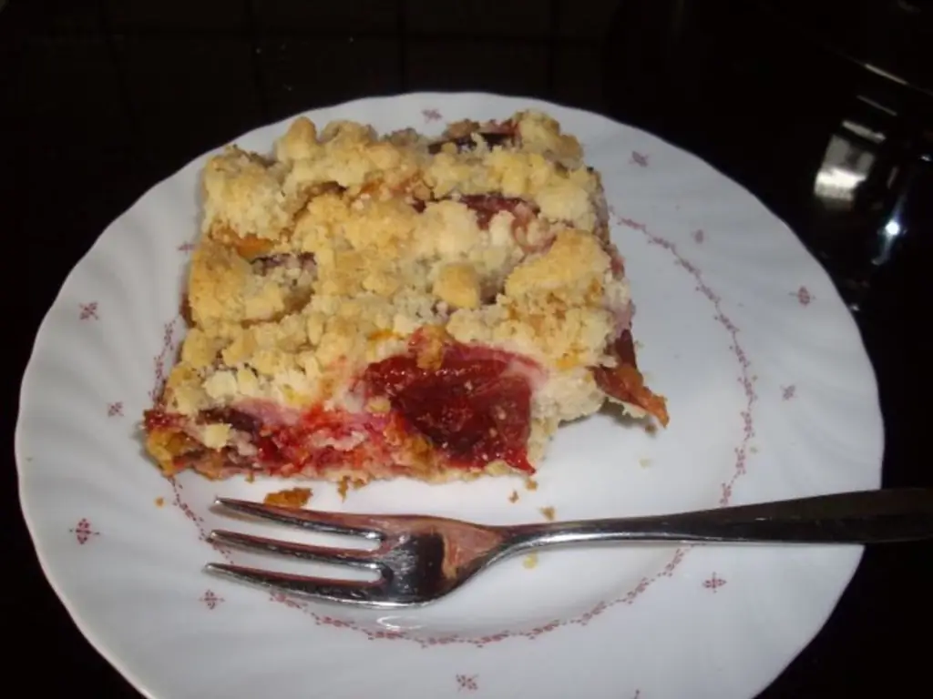 Сливовый пирог с масляной крошкой