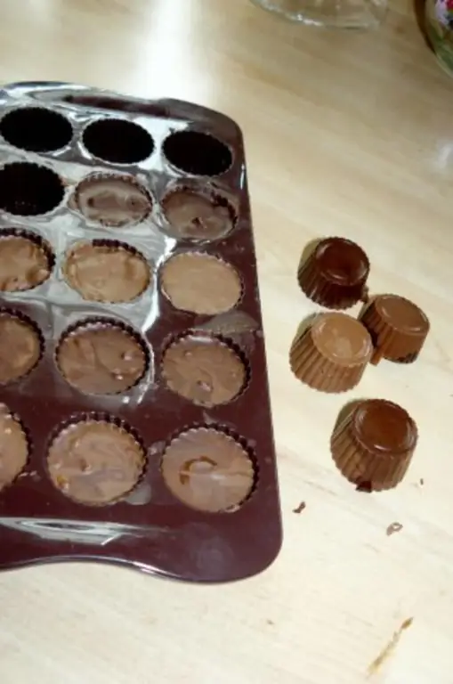 Пралине с молочным шоколадом и нугой из молочного шоколада