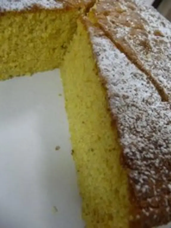 Миндальный пирог со сливочным маслом и очищенным и молотым миндалем
