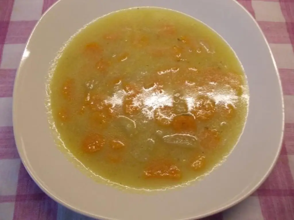 Суп из запеченной манной крупы с морковью, яблоком и имбирем