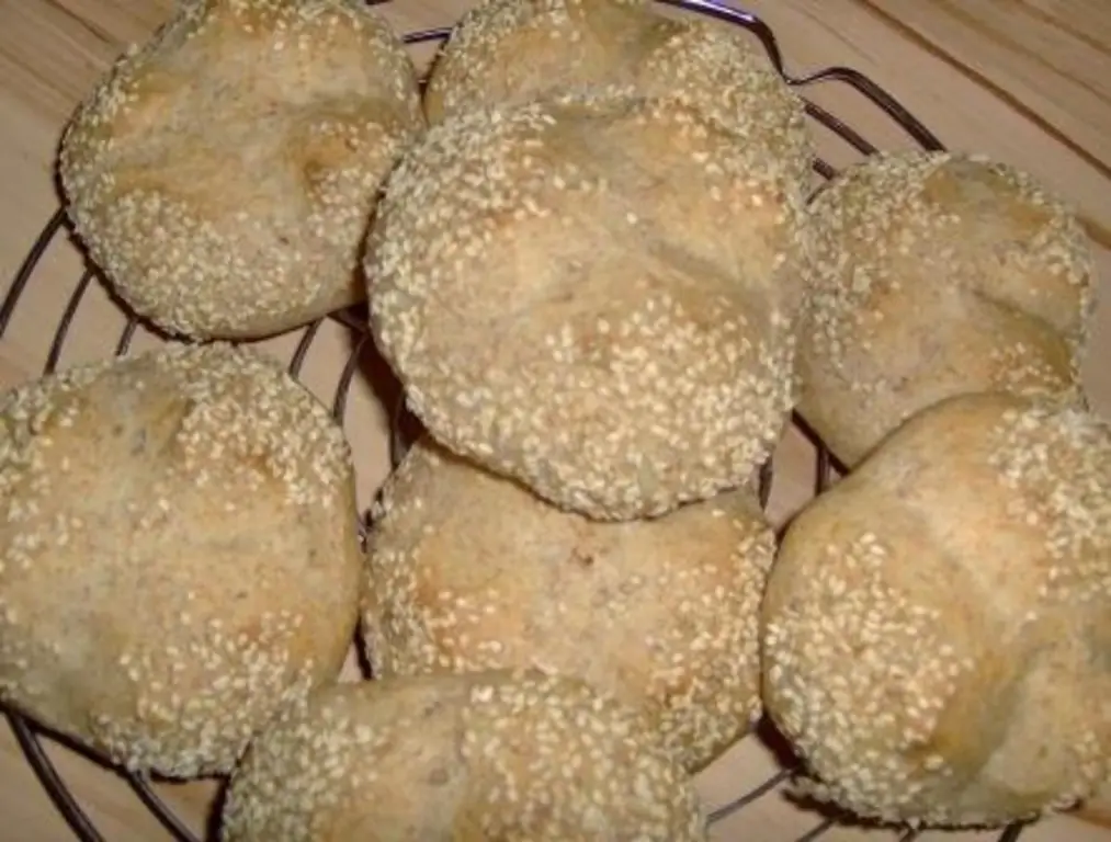 Роллы из цельнозерновой полбы с кунжутом