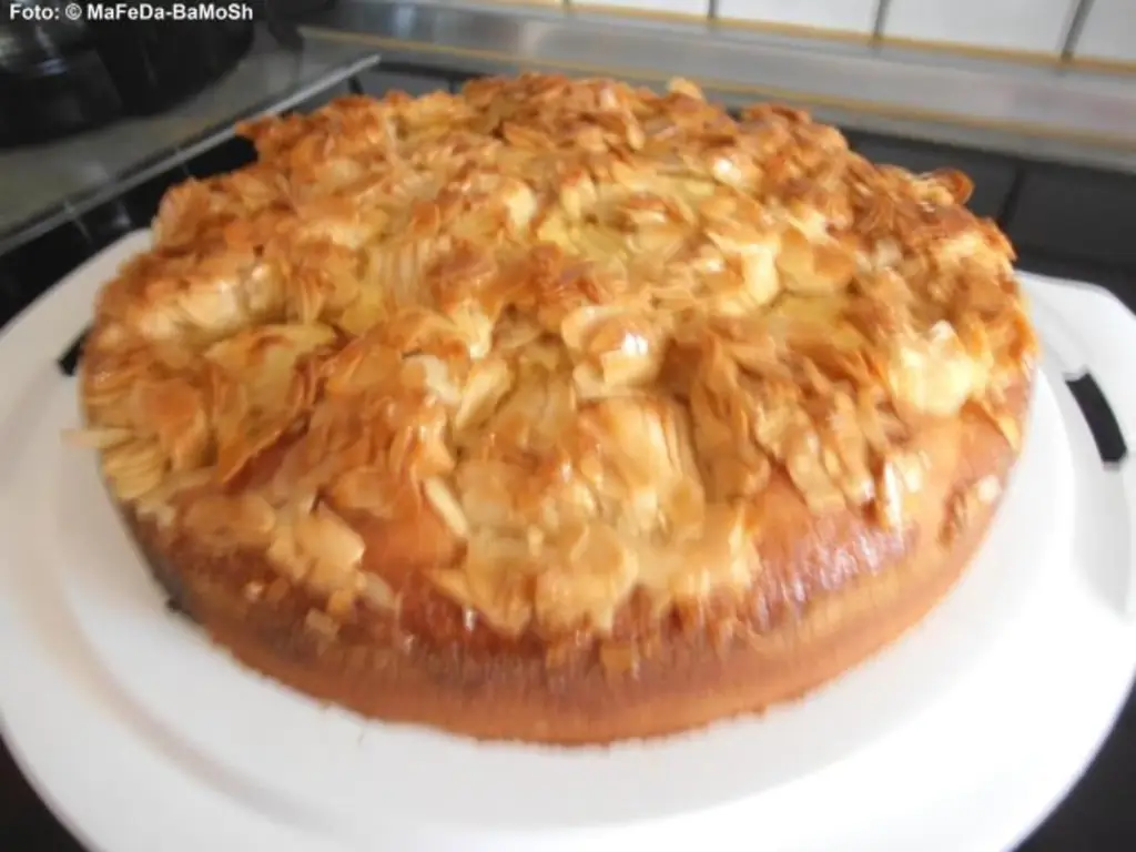 Яблочный пирог с медом
