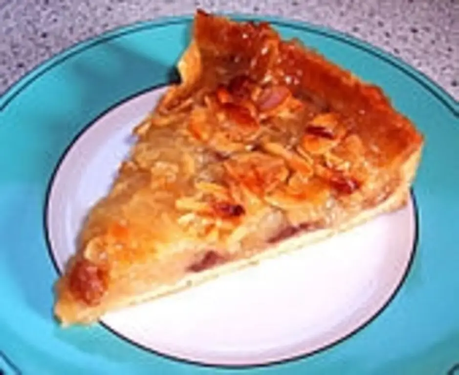 Яблочный пирог с крышкой от пчелиных укусов