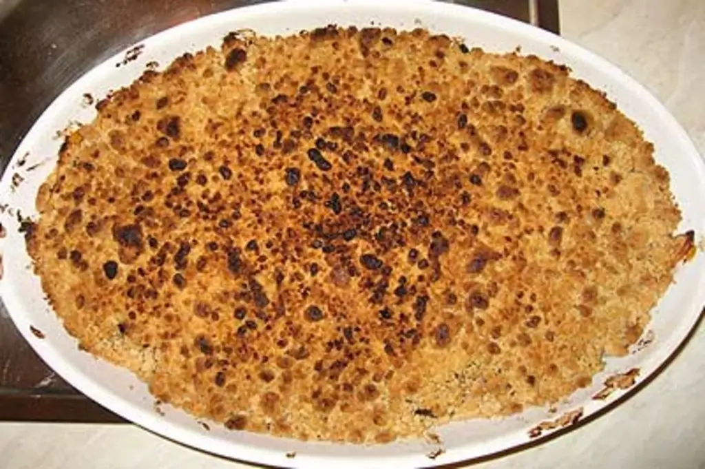 Яблочный крамбл с заварным кремом