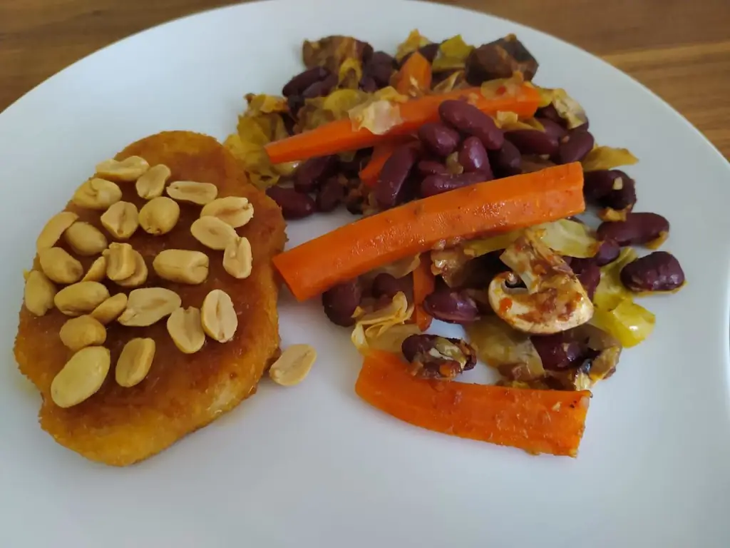 Маринованные овощи с арахисом