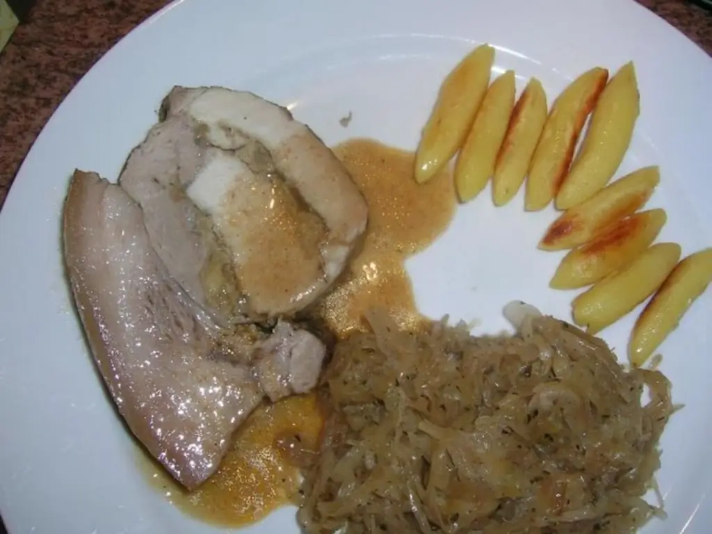 Свиная корейка с грецкими орехами