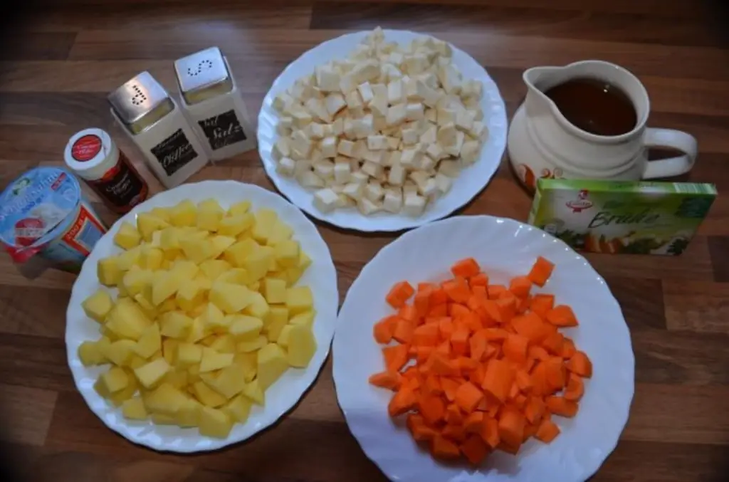 Картофельный крем-суп с картофелем и морковью