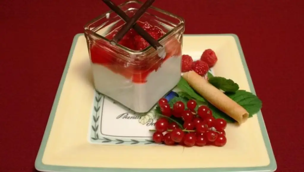 Stippmilch с подвыпившими фруктами