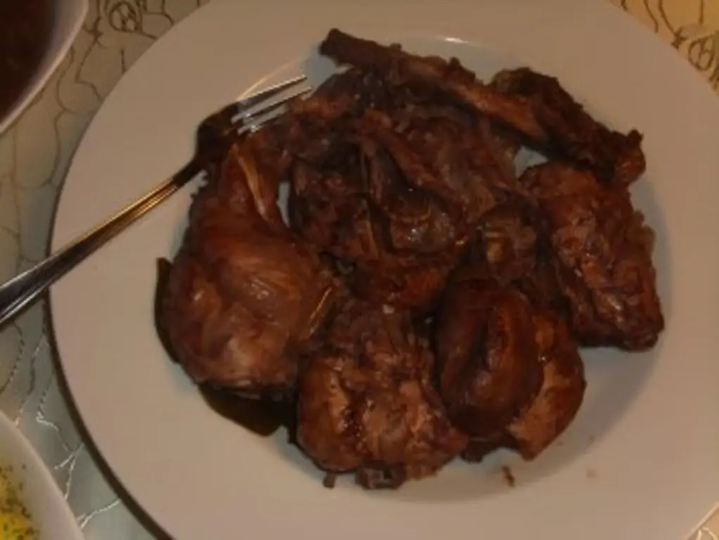 Мясные блюда: Кролик, тушенный в красном вине
