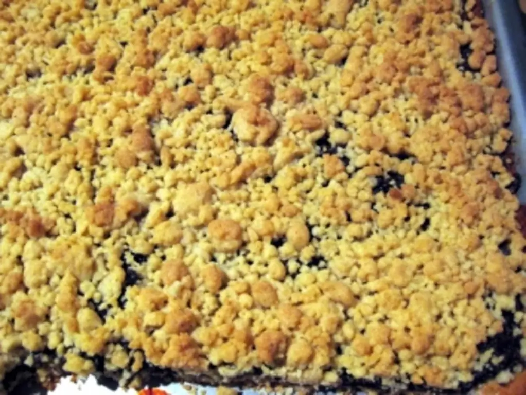 Пирог с маком и корицей