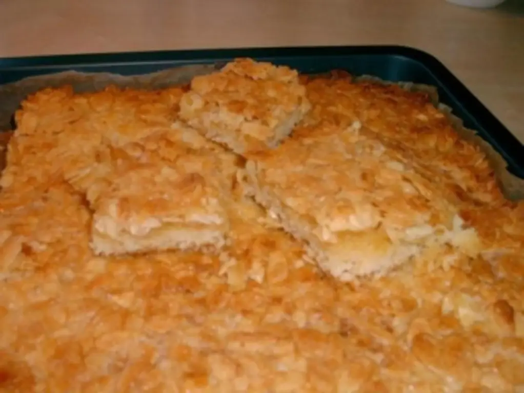 Сдобный торт со сметаной и сахаром