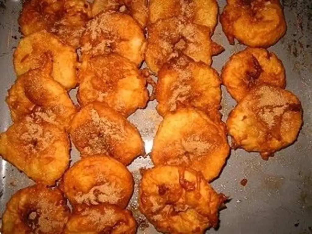 Запеченный ананас с кремом из корицы
