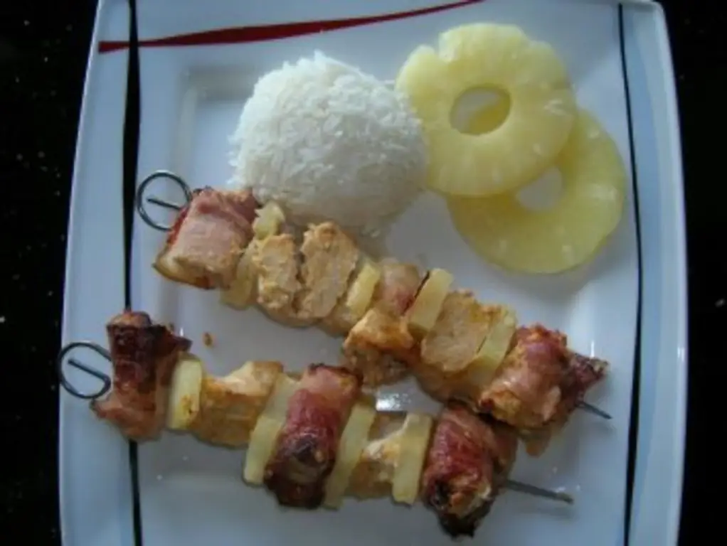 Шашлык из индейки с ананасом