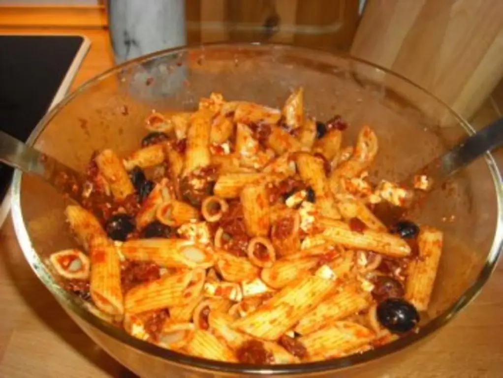 Салат с макаронами