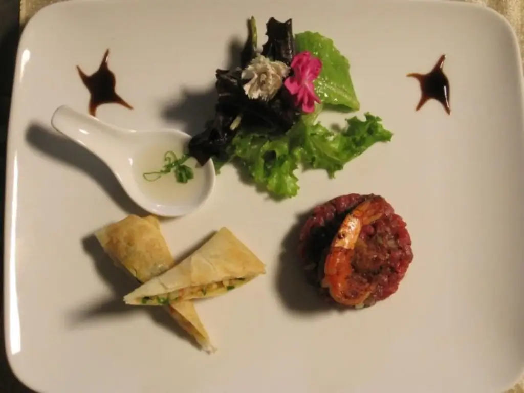 Surf and turf Asian, до этого карт-бланш и маленькие деликатесы из утки