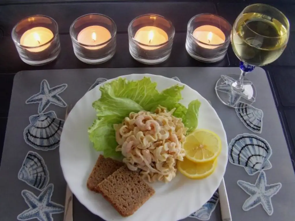 Датский салат из макарон с креветками