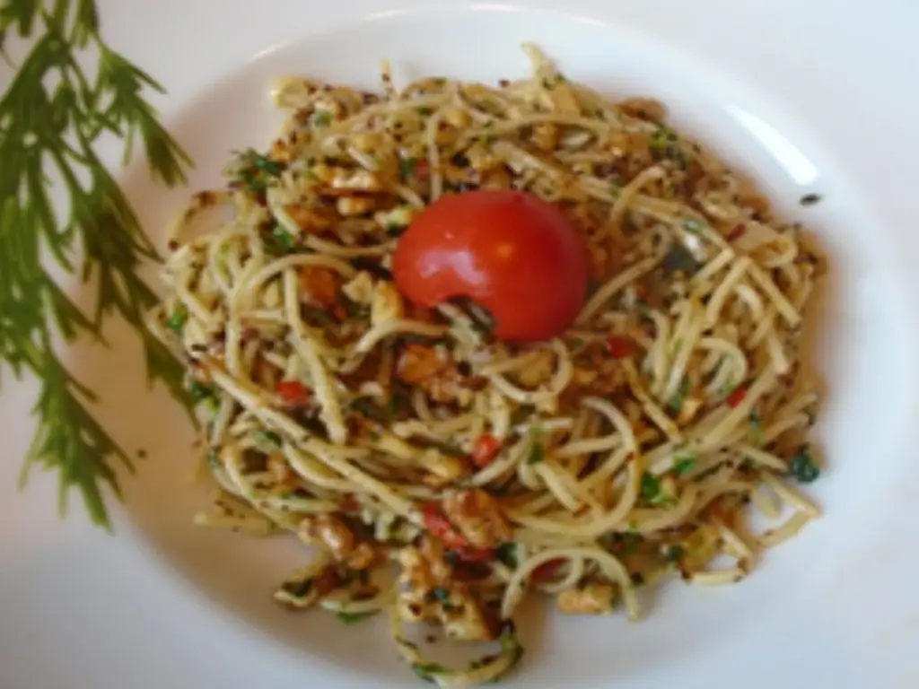 Спагетти с луком-шалотом, чесноком и грецкими орехами