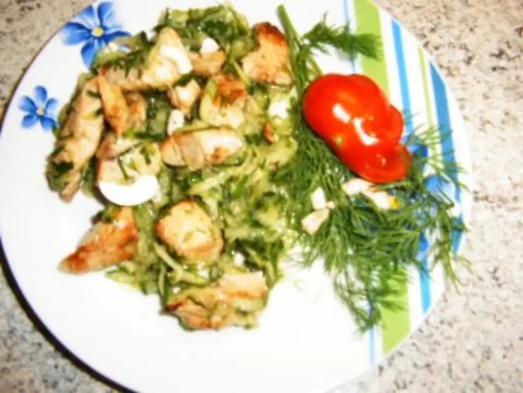 Куриный салат с зеленым огурцом