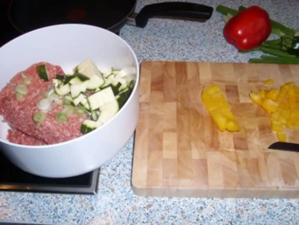 Мясной рулет по-гречески