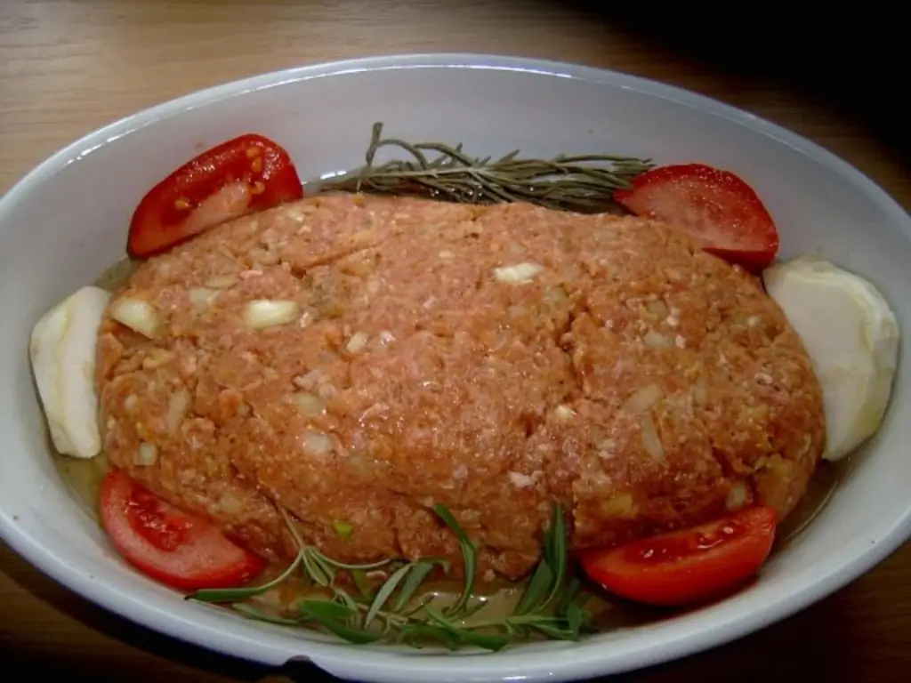 Мясной рулет С розмарином и тимьяном