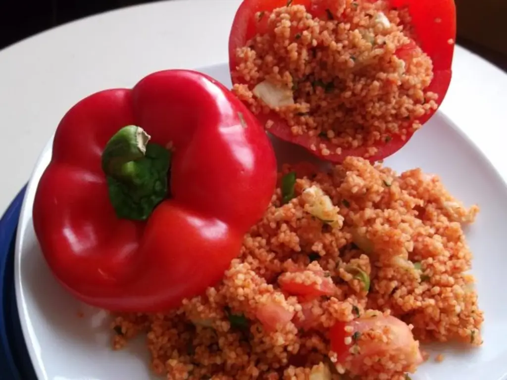 Салат из кускуса с кускусом и томатной пастой