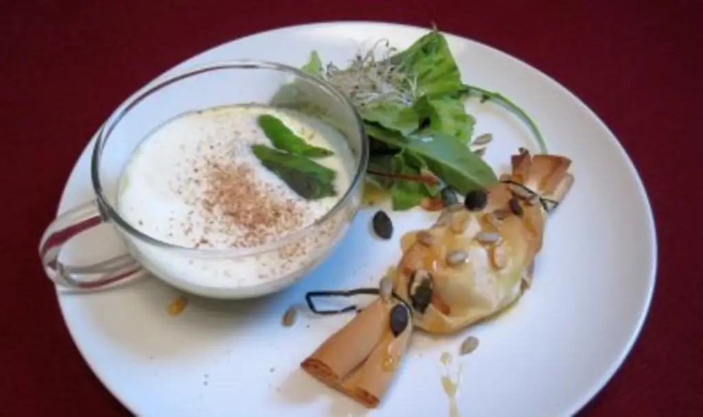 Капучино из гороха, с козьим сыром и медом