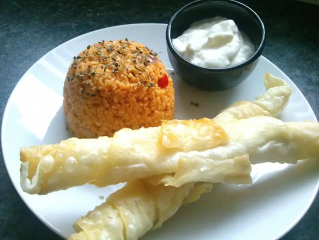 Кускус с кускусом и луком