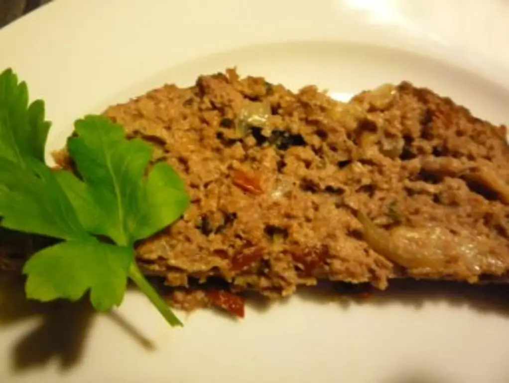Южный мясной рулет из говядины и баранины