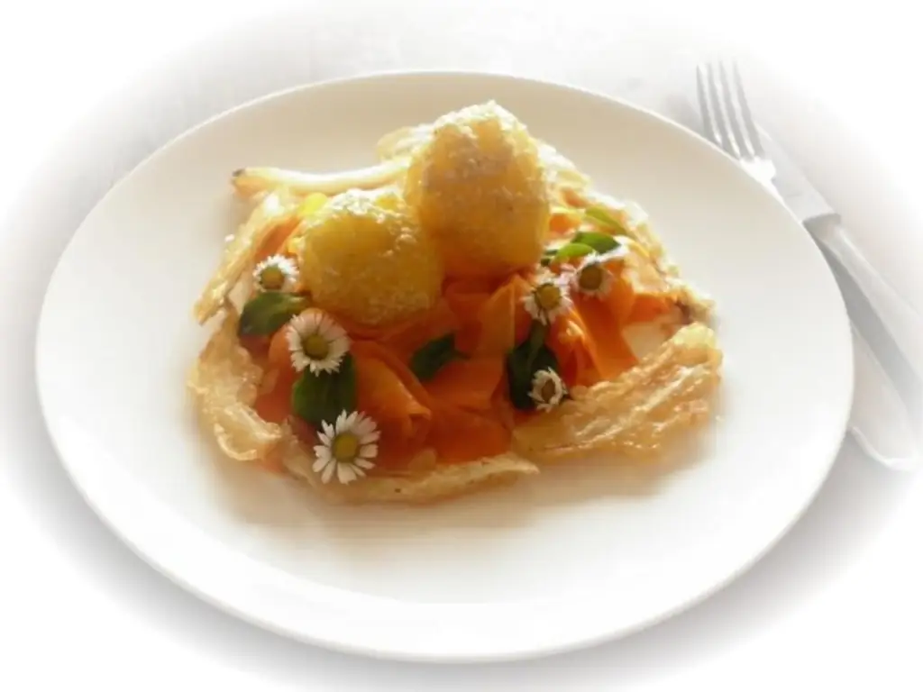 Кунжутный картофель с запеченным фенхелем и морковью