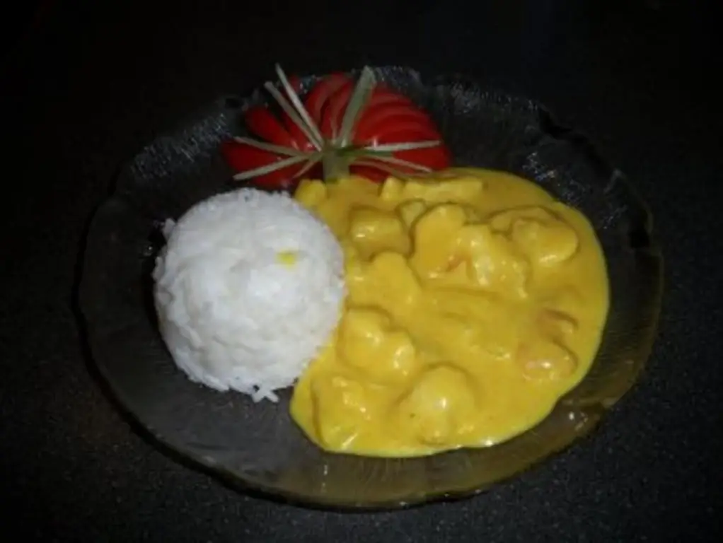 Карри из индейки с ананасом и кокосовым молоком