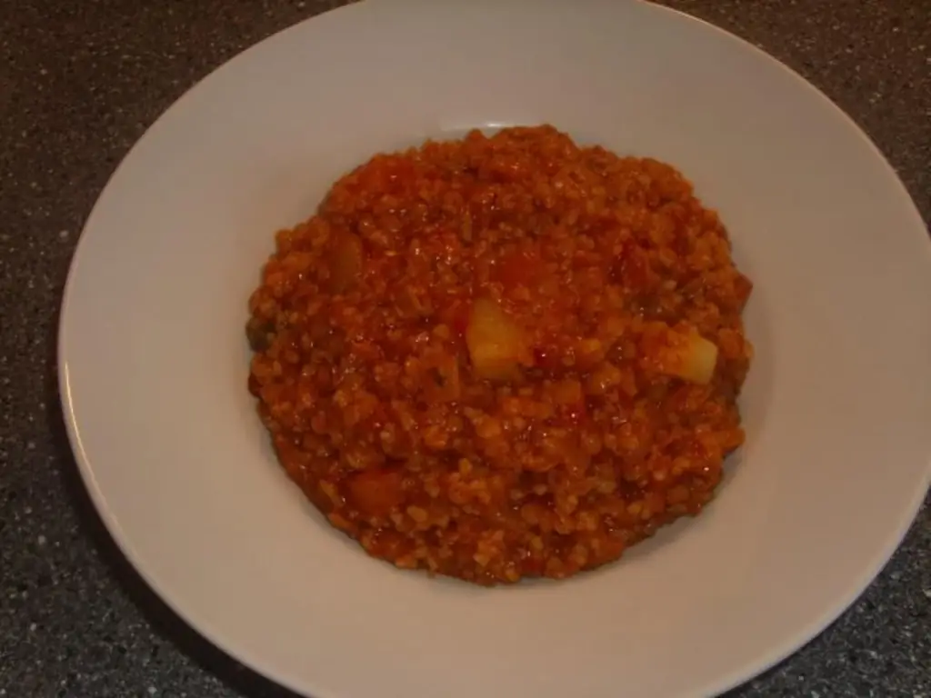 Овощной суп с булгуром и красной чечевицей