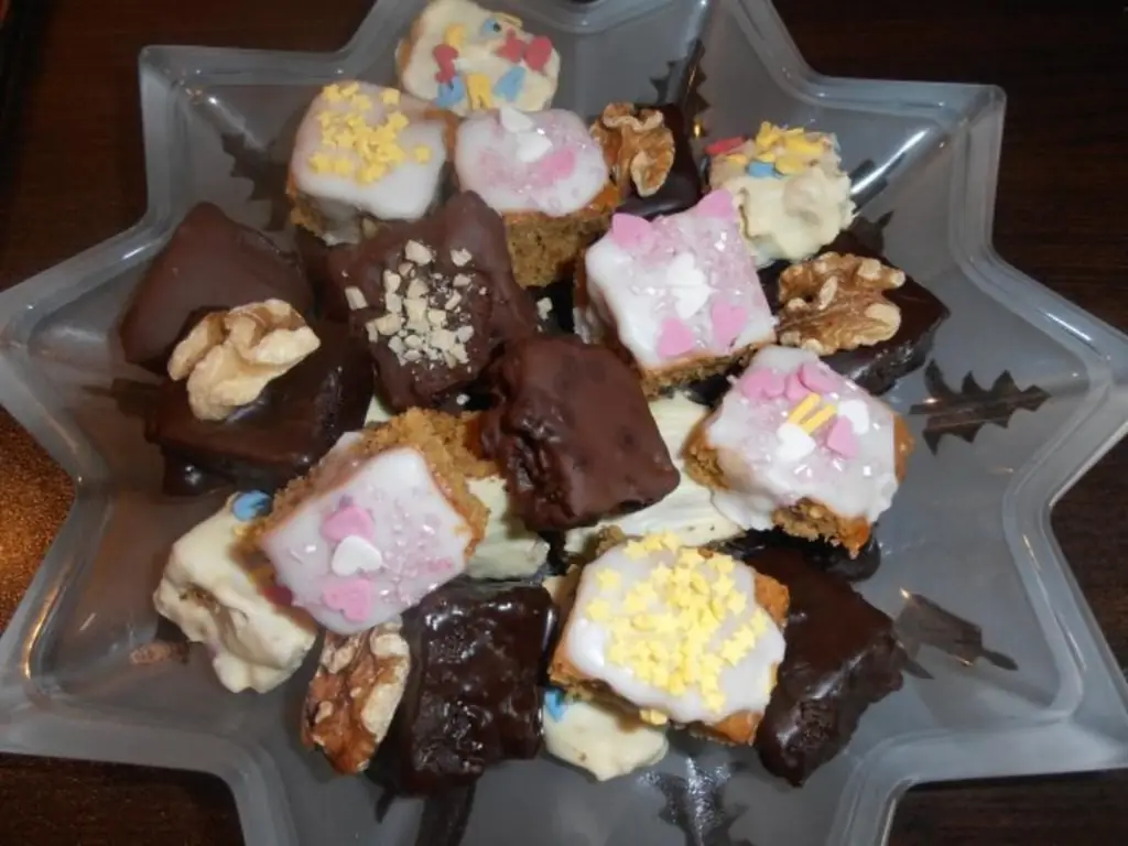 Варианты маленьких пряничных кубиков