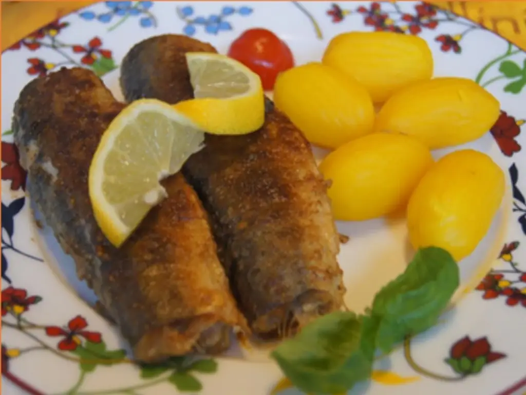 Жареная селедка с тройняшками