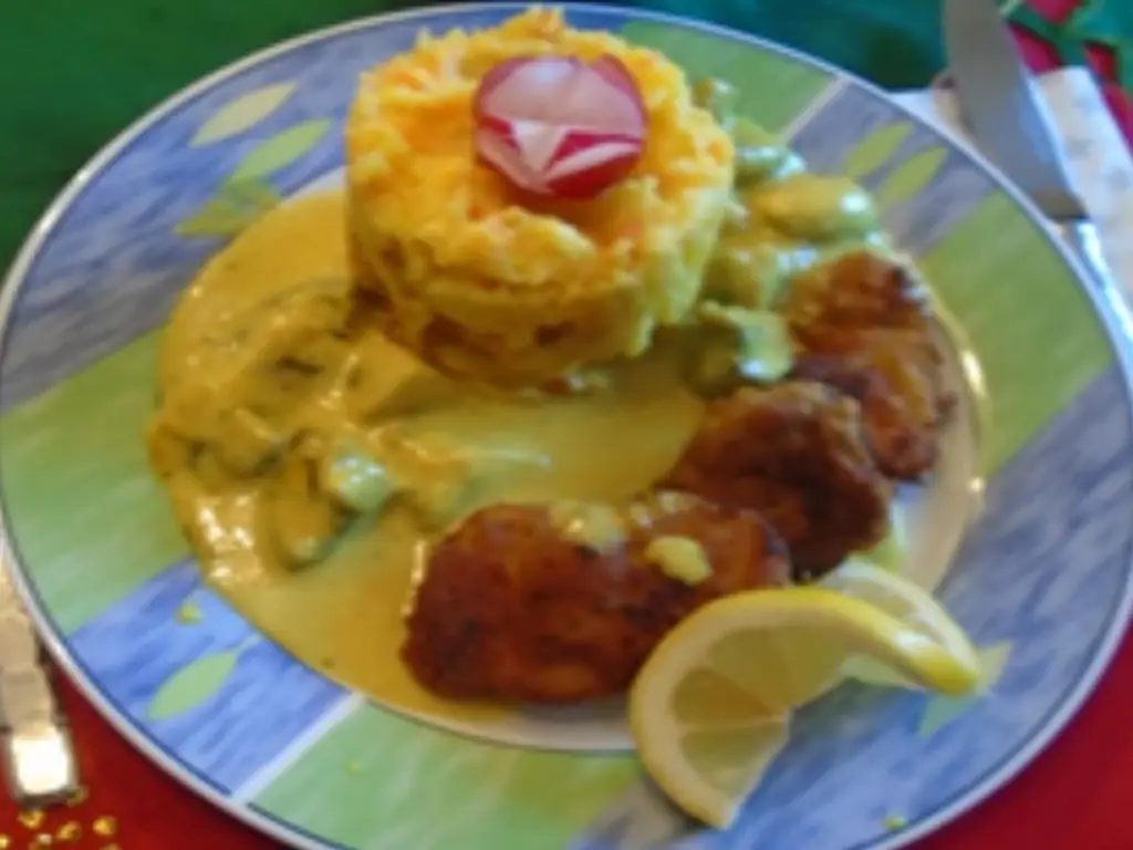 Шницель с грибами в соусе карри и морковью