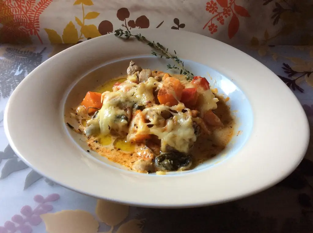 Запеканка из курицы и тыквы
