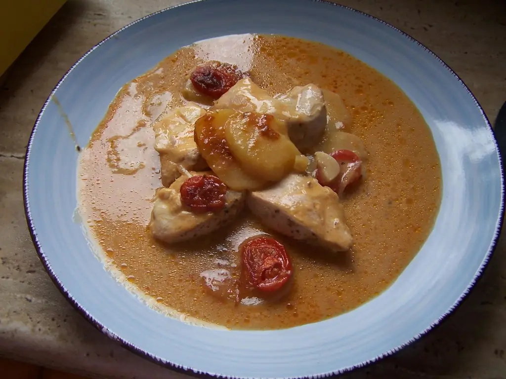 Куриная грудка с картофельной запеканкой